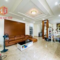 Nhà bán khu dân cư Tân Phong, 1 trệt 1 lầu sổ hồng 400m2 thổ cư ngang 20m siêu hiếm giá 22 tỷ