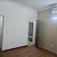 Cho thuê nhà nguyên căn ngõ 800 Bạch Đằng, 4 tầng, 30m2, 2 ngủ khép kín
