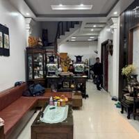 Nhà 58m độc lập sân cổng riêng đường Hồ Sen chợ hàng