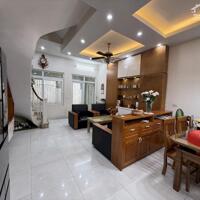 Bán nhà 50m2 quận Bắc Từ Liêm, Gần oto, An sinh tốt, 2 thoáng, Tặng nội thất, Nhà đẹp ở luôn