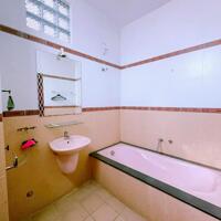 Bán nhà 4 lầu và tầng hầm mặt tiền Đồng Khởi, ngay Bệnh Viện Đồng Nai, 94m2, giá 14 tỷ 800