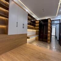 Bán nhà Thịnh Quang  ngõ  thông , dân xây thiết kế  hiện đại 2 thoáng 40m giá 7.4 tỷ ( có gia lộc )