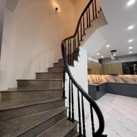 Bán nhà Thịnh Quang  ngõ  thông , dân xây thiết kế  hiện đại 2 thoáng 40m giá 7.4 tỷ ( có gia lộc )