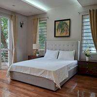 Cho thuê biệt thự lô góc sang trọng sẵn nội thất KĐT Mỹ Đình 2. DT 210m x 4 tầng, mt 30m. Giá 50tr
