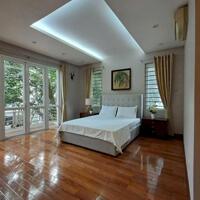 Cho thuê biệt thự lô góc sang trọng sẵn nội thất KĐT Mỹ Đình 2. DT 210m x 4 tầng, mt 30m. Giá 50tr
