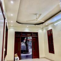 Cho thuê nhà tầng 1 Biệt Thự Pháp Vân 120m2, 2 ngủ, VP Trung tâm, Công ty 15 Triệu