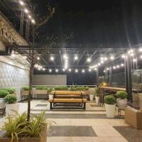 Bán nhà 4 tầng đường 5m sau lưng mặt tiền biển đường Hoàng Sa.Dt 8,8m x 12m.