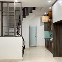 Cho thuê nhà 5 tầng Thạch Bàn, Long Biên. 35m. Giá: 10 triệu/tháng. Lh: 096.787.3362