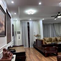 Bán nhà phố Hoàng Quốc Việt phân lô ô tô tránh lô góc 2 thoáng