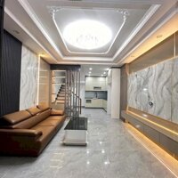 ĐỘC LẬP - XÂY MỚI đương Lê Lợi, sân cổng rộng. Giá rẻ