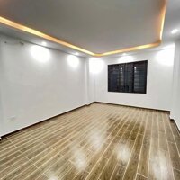 ĐỘC LẬP - XÂY MỚI đương Lê Lợi, sân cổng rộng. Giá rẻ
