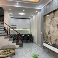 Nhà riêng 39mx 3 tầng Đường Chợ hàng Hồ Sen.Giá Rẻ