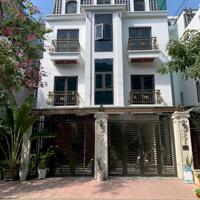 Cần bán nhanh biệt thự KĐT Văn Phú 240m2, 4 tầng, MT 12m, chân chung cư, vỉa hè rộng