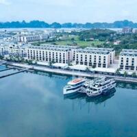 Bán căn nhà Lk mặt biển Tuần Châu. View bến du thuyền.