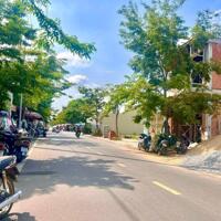 BÁN ĐẤT CHỢ HÀNG RƯỢU - MẶT TIỀN CHỢ - 2 TỶ 5 - LH 034 846 8889