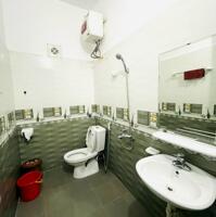 Cho thuê nhà Văn Cao, 4 phòng ngủ full đồ, DT: 55m2.