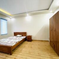 Cho thuê nhà Văn Cao, 4 phòng ngủ full đồ, DT: 55m2.