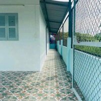 Dãy nhà trọ 5 phòng đang cho thu nhập ở thị trấn Cần Giuộc, Long An dt 84m2 giá 1,5 tỷ