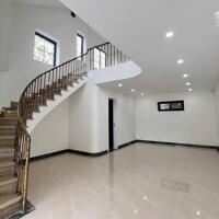 Bán nhà 4 tầng mới mặt tiền đường Duy Tân, phường An Cựu, ngay trung tâm TP Huế, chỉ 4,3 tỷ