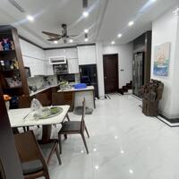 Phố Tôn Thất Tùng Gara ô tô, mặt ngõ thẳng tắp 20m ra phố - 2 thoáng trước sau
