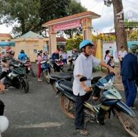 Sang gấp 500m2 đất ở thị xã đường 8m ngay KCN dân cư đông, tiện xây ở. Giá 480 triệu/lô