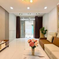 Nhà ngay chợ Bà Hom Tỉnh Lộ 10, nằm trên đường Hồ Văn Long , diện tích 40m2, giá 2 tỷ 130 triệu.