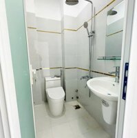 Nhà ngay chợ Bà Hom Tỉnh Lộ 10, nằm trên đường Hồ Văn Long , diện tích 40m2, giá 2 tỷ 130 triệu.
