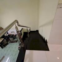 Bán nhà TP. Biên Hoà,1 trệt 1 lửng, 125m2, sân oto, đường nhựa 5m, gần chợ chỉ 2,1 tỷ