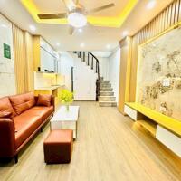 NHÀ PHỐ HỒNG MAI - 6 TẦNG HIÊM CÓ - SỔ VUÔNG PHÂN LÔ - 35M OTO - GIÁ 4.5 TỶ