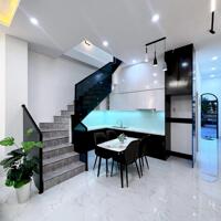 Nhà lầu góc 3 mặt tiền, gần đại học FPT và bệnh viện Nhi Đồng