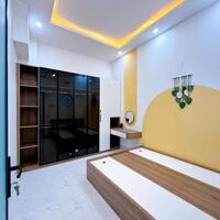 Nhà lầu góc 3 mặt tiền, gần đại học FPT và bệnh viện Nhi Đồng