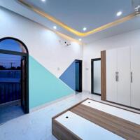 Nhà lầu góc 3 mặt tiền, gần đại học FPT và bệnh viện Nhi Đồng