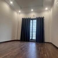 Bán Nhà Dân Xây Ngay Cổ Linh , Bát Khối , Long Biên. 10m ra ô tô tránh.  LH 0965858116