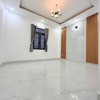 BÁN NHANH NHÀ 2 LẦU ĐỂ GIẢI QUYẾT CÔNG VIỆC