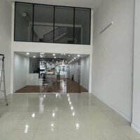 Cho thuê nhà 2 tầng mới đối diện chợ Khuê Mỹ - kinh doanh thuận tiện!