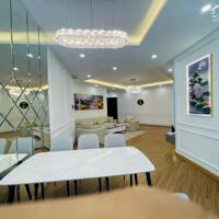 Bán Căn Hộ Chung Cư Mặt Phố Hoàng Đạo Thuý- Cầu Giấy- Đẹp Long Lanh- 151m2^3PN^3WC- 10 Tỷ