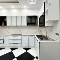 Nhà lầu đẹp nằm kế bên siêu thị Lotte Cần Thơ