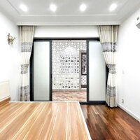 Nhà lầu đẹp nằm kế bên siêu thị Lotte Cần Thơ