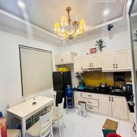 Nhà Sát Mặt Tiền Đường Đề Thám Cầu Ông Lãnh Quận 1.