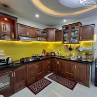 NHÀ 3 TẦNG MỚI ĐẸP 4 NGỦ – Ở NGAY ĐẤT 78M2 – Ô TÔ ĐỖ CỬA – KIỆT 5M THÔNG TỨ TUNG GIÁ 4.65 TỶ