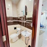 Cho Thuê Phòng Rộng >35m2 - Giá Rẻ  - Tách Bếp - Gần ĐH Hồng Bàng, HVCB - Điện Biên Phủ gần ngã tư Hàng xanh