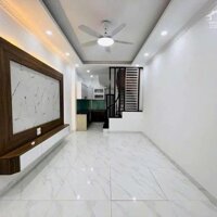 Bán nhà phố Tây Mỗ Nam Từ Liêm. 32m2 xây dựng 5 tầng. View hồ điều hòa Vinhomes Smart City