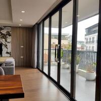 Cho thuê căn hộ dịch vụ tại Trịnh Công Sơn, Tây Hồ, 170m2, 3PN, đầy đủ nội thất mới đẹp hiện đại, ban công rộng