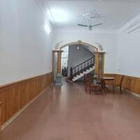 Cho thuê nhà 3 tầng 5pn phố Bà triệu, Liên bảo, Vĩnh yên.