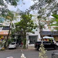 Cho thuê nhà phố Hưng Gia Phú Mỹ Hưng Quận 7 giá rẻ thang máy