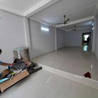 Bán nhà 2 mặt tiền xe hơi 8m, 3 tầng, 80m2, Nguyễn Quý Yêm, nhỉnh 6 tỷ