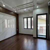 Nhà riêng 50x 4 tầng lô góc có Gara Ôtô đường Trung Hành. Giá Rẻ