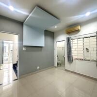 NHÀ ĐẸP  NGAY ĐẠI HỌC CÔNG THƯƠNG , THỦ ĐỨC, ĐƯỜNG XE HƠI, NGANG 5M2 BỀ THẾ, NHỈNH 4 TỶ