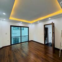Bán nhà kẻ tạnh, giang biên, lô góc, oto đỗ cửa, vị trí đẹp, view hồ