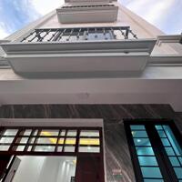 Bán nhà 4 tầng 35m giá chỉ 4,7 tỷ còn thương lượng, gần ngay Ngã Tư Canh, Xuân Phương Nam Từ Liêm